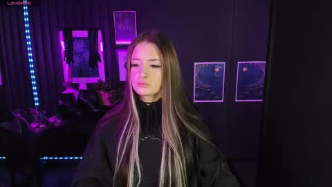 Lily online show from February 10, 1:55 pm