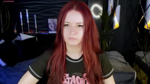 Snapshot of lily_moonlight chatting on May 5, 7:27 am Lily online show from May 5, 7:27 am