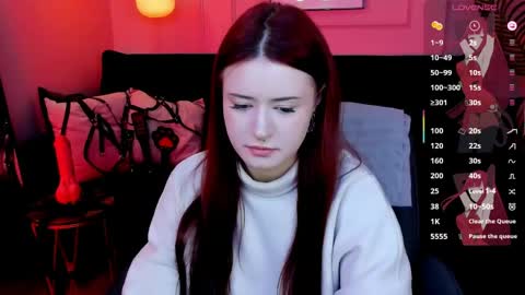 Snapshot of lily_moonlight chatting on June 1, 2:08 pm Lily online show from June 1, 2:08 pm