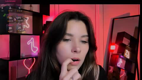 Lily online show from November 16, 7:19 pm