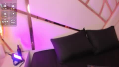 Snapshot of lily_stclair chatting on November 12, 11:43 am . online show from November 12, 11:43 am