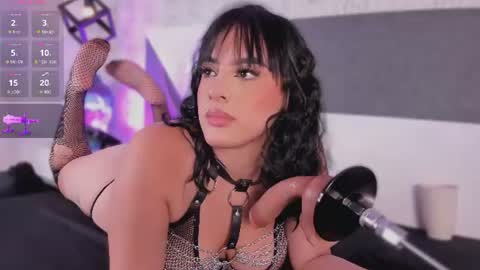 Snapshot of lily_stclair chatting on July 7, 4:15 am . online show from July 7, 4:15 am