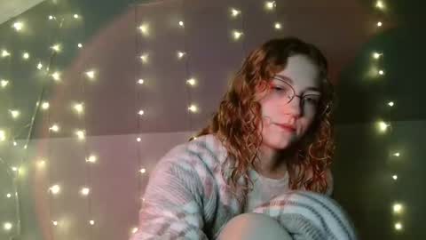 Snapshot of lily_tayberry chatting on November 3, 6:09 pm small lily online show from November 3, 6:09 pm