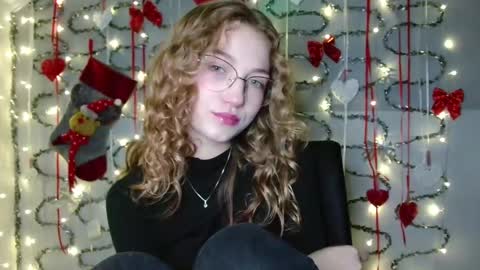 Snapshot of lily_tayberry chatting on November 27, 6:10 pm small lily online show from November 27, 6:10 pm