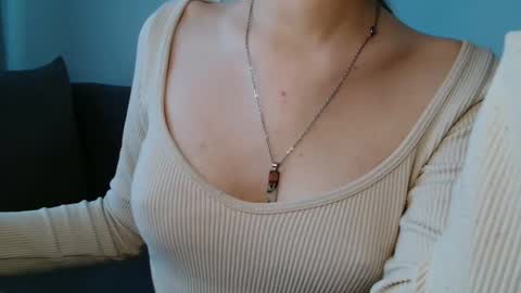 small lily online show from May 4, 2:13 pm