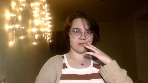 Snapshot of lily_violettt chatting on January 12, 6:02 pm Lily online show from January 12, 6:02 pm