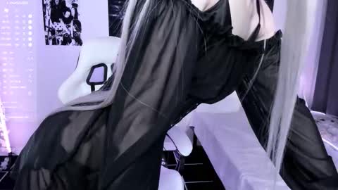 Lily online show from October 30, 1:29 am