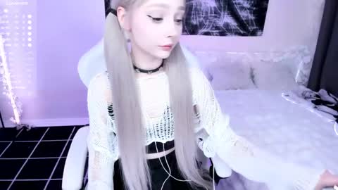 Lily online show from May 27, 11:13 pm