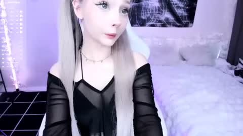 Lily online show from June 10, 9:46 pm