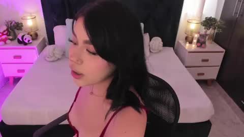 Snapshot of lily_woodz chatting on June 12, 7:13 pm LilyWoodz online show from June 12, 7:13 pm