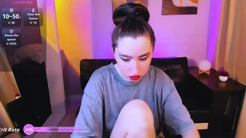Snapshot of lily_xbaby chatting on June 4, 7:14 am LILY online show from June 4, 7:14 am