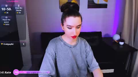 Snapshot of lily_xbaby chatting on June 13, 2:15 pm LILY online show from June 13, 2:15 pm