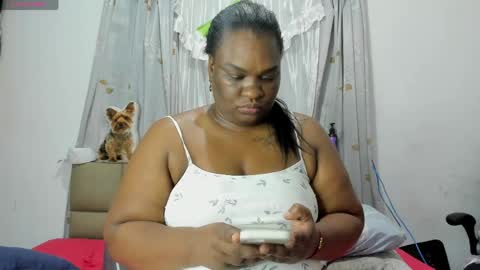 Snapshot of lilybaudyn_ chatting on April 29, 9:02 am Lily online show from April 29, 9:02 am