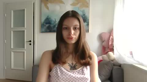 Snapshot of lilycandy_ chatting on April 13, 10:21 am lilycandy_ online show from April 13, 10:21 am