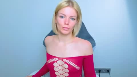 Snapshot of lilydavisss chatting on June 8, 2:45 am lilydavisss online show from June 8, 2:45 am