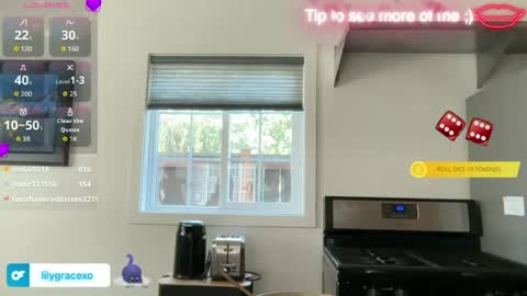 Snapshot of lilygracexoxo chatting on July 21, 10:23 pm Lily Grace online show from July 21, 10:23 pm