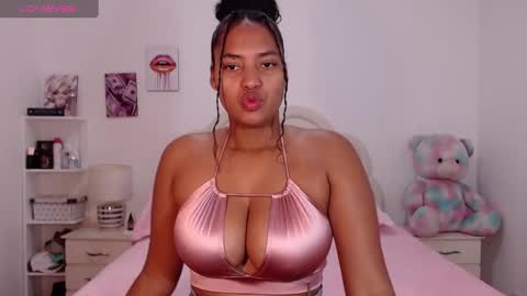 Snapshot of lilyjacksonn chatting on December 21, 12:59 pm Lily.. online show from December 21, 12:59 pm
