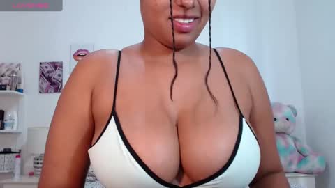 Snapshot of lilyjacksonn chatting on January 23, 8:24 pm Lily.. online show from January 23, 8:24 pm