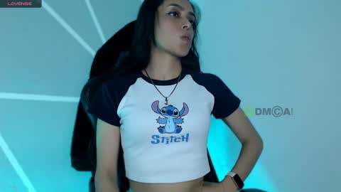 Snapshot of lilylouisee_ chatting on December 11, 12:23 am Liliana louise online show from December 11, 12:23 am