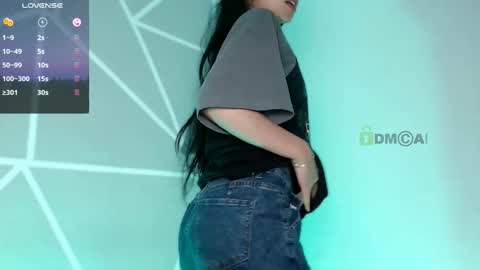 Snapshot of lilylouisee_ chatting on December 12, 1:43 am Liliana louise online show from December 12, 1:43 am