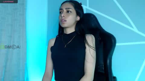 Snapshot of lilylouisee_ chatting on January 4, 12:16 am Liliana louise online show from January 4, 12:16 am