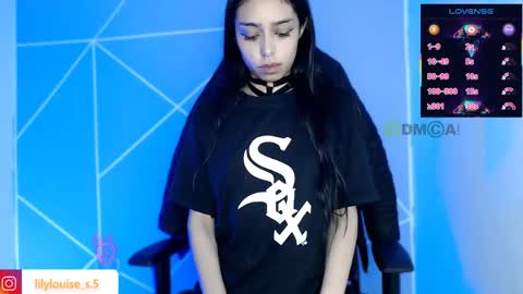 Snapshot of lilylouisee_ chatting on May 3, 11:55 pm Liliana louise online show from May 3, 11:55 pm