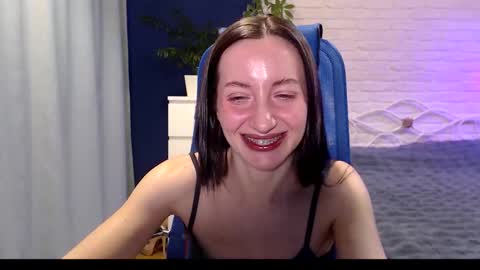 Lily online show from November 7, 4:12 am