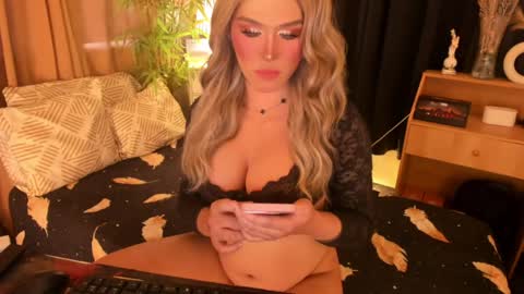 Snapshot of lilymonstercock chatting on May 29, 5:16 am IM YOUR TRUE GODESS Lilymonstercock online show from May 29, 5:16 am