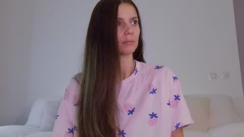 Lily online show from November 4, 4:00 am