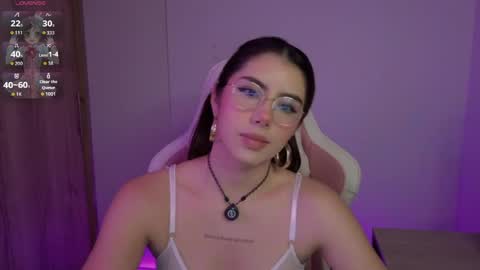 Snapshot of lilyrouse_ chatting on April 17, 6:16 am lily help me to collect more cosplay online show from April 17, 6:16 am