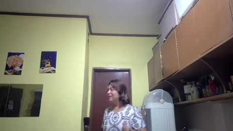 Snapshot of lilysette chatting on August 2, 5:55 pm lilysette online show from August 2, 5:55 pm