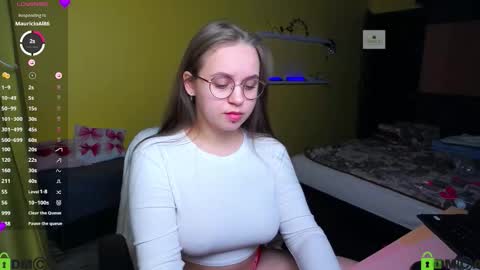 Lily online show from January 7, 2:19 pm