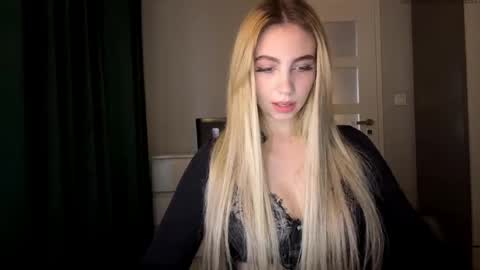 Lily online show from May 6, 6:24 pm