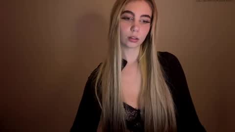 Lily online show from May 7, 6:46 pm