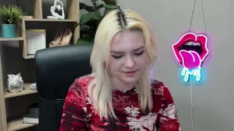 Lily online show from March 13, 7:48 am