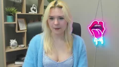 Lily online show from April 16, 6:47 am