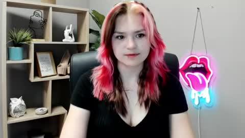 Snapshot of lilysweetxo chatting on June 9, 6:58 am Lily online show from June 9, 6:58 am