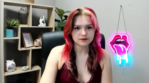 Snapshot of lilysweetxo chatting on June 15, 6:48 am Lily online show from June 15, 6:48 am