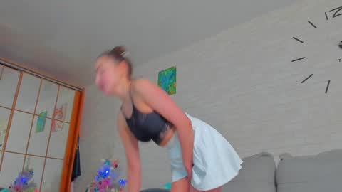 Snapshot of lilyt_007 chatting on December 18, 2:53 am lilyt_007 online show from December 18, 2:53 am