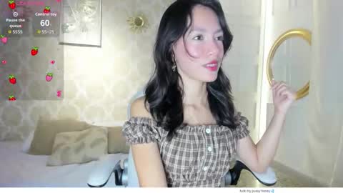 Snapshot of lilythea_ chatting on May 17, 10:06 pm lilythea_ online show from May 17, 10:06 pm