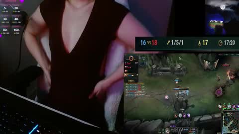 Snapshot of lilythrone chatting on November 14, 12:37 pm Lily Rone online show from November 14, 12:37 pm