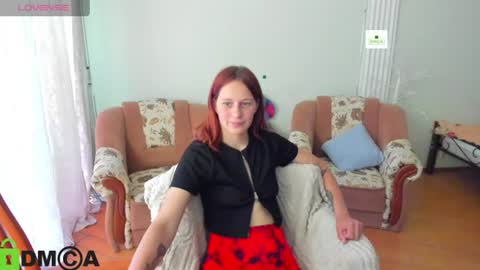 Snapshot of lilyviolet7 chatting on June 11, 9:29 am Hi Im Lily online show from June 11, 9:29 am