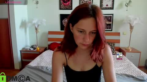 Snapshot of lilyviolet7 chatting on June 22, 7:38 am Hi Im Lily online show from June 22, 7:38 am