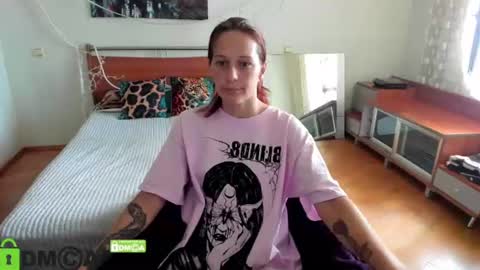 Snapshot of lilyviolet7 chatting on July 14, 7:24 am Hi Im Lily online show from July 14, 7:24 am