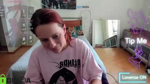 Snapshot of lilyviolet7 chatting on July 14, 10:21 am Hi Im Lily online show from July 14, 10:21 am
