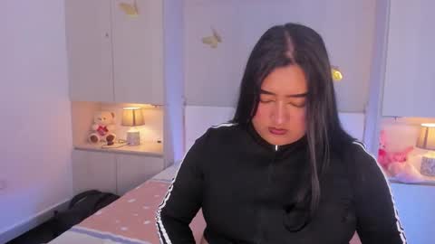 lilywhitee1 online show from February 3, 4:10 am