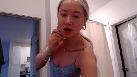Lily Monroe online show from November 10, 1:10 pm