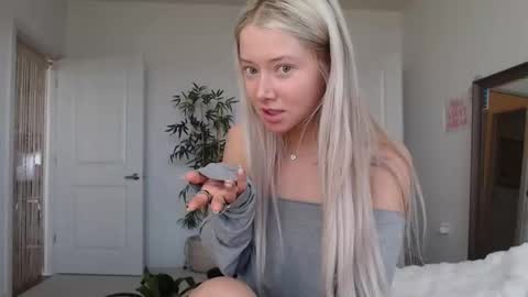 Lily Monroe online show from January 9, 8:10 pm