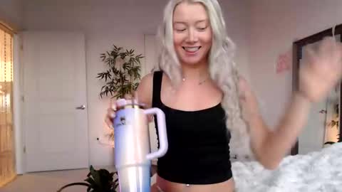 Lily Monroe online show from January 12, 1:05 pm