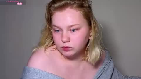 Snapshot of lime_cat chatting on September 21, 12:01 am lime cat online show from September 21, 12:01 am